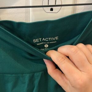 SET Active lot. Green and peach leggings